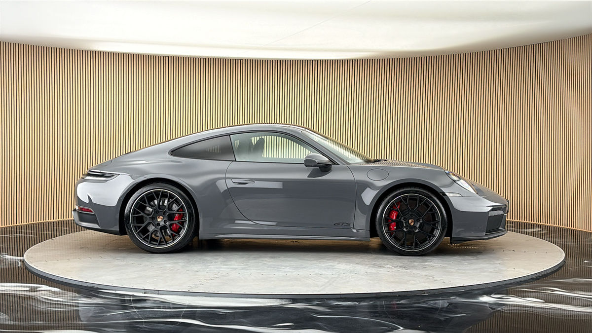 More views of Porsche 911