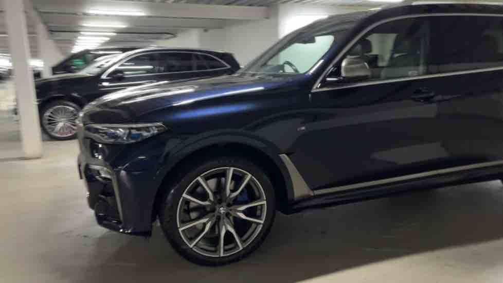 More views of BMW X7