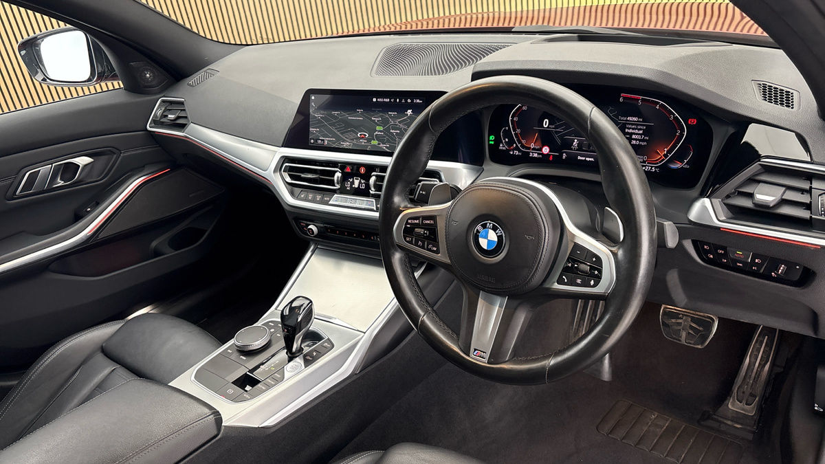 BMW 3 Series Image 5