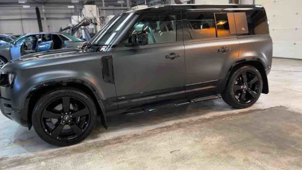 More views of Land Rover Defender 110