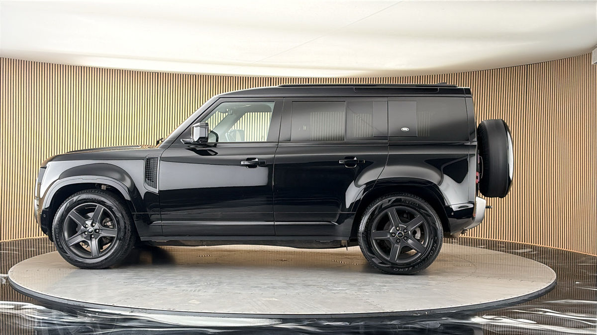 More views of Land Rover Defender 110