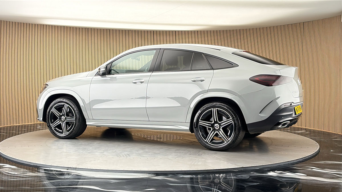 More views of Mercedes-Benz GLE