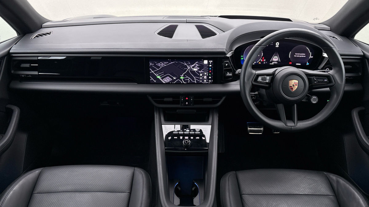 Porsche Macan Image 12