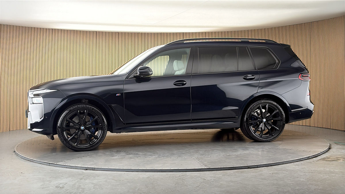 More views of BMW X7