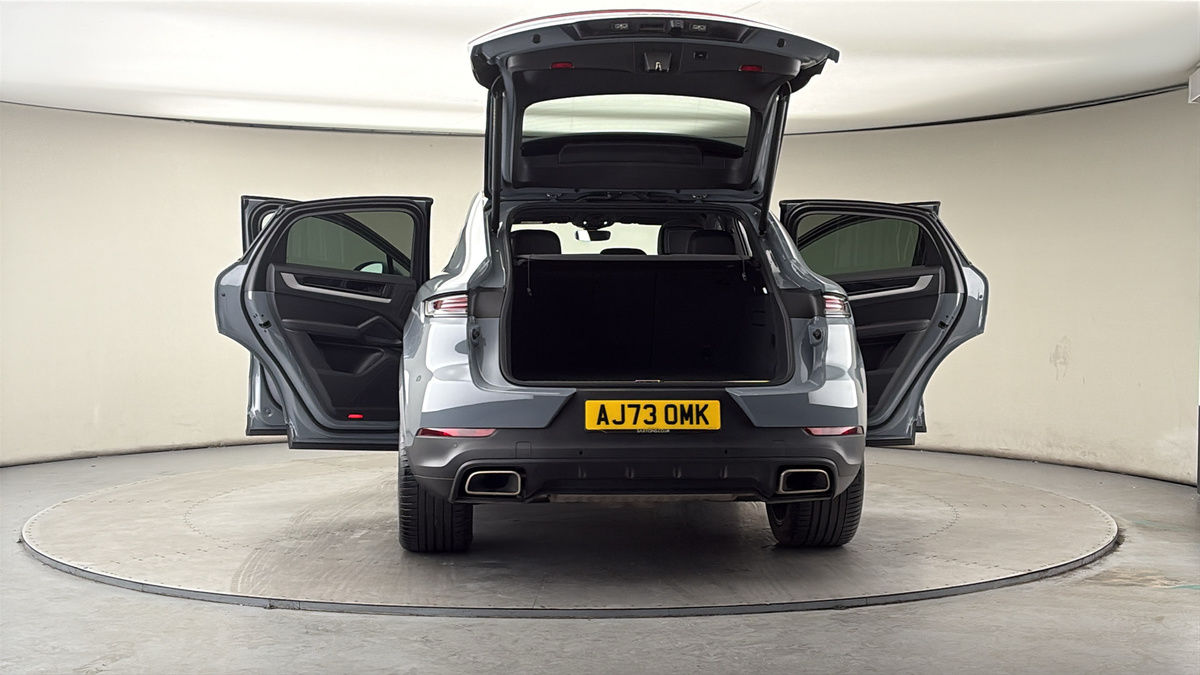 More views of Porsche Cayenne