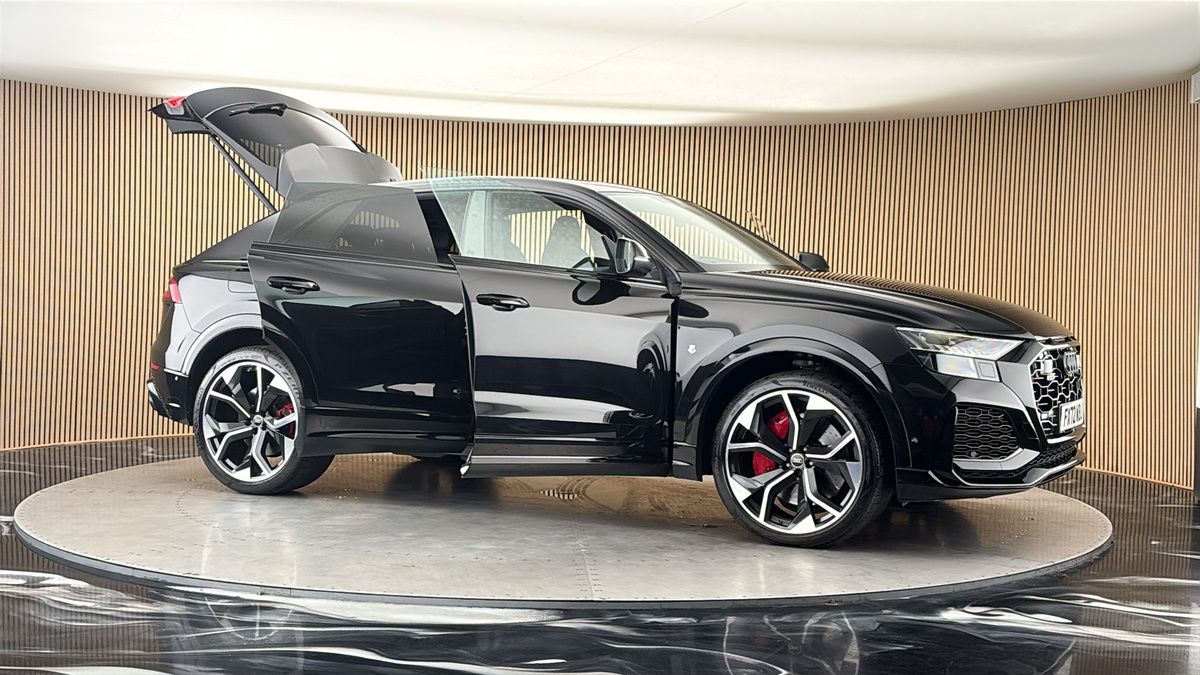 More views of Audi RSQ8
