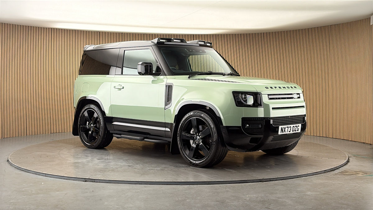 More views of Land Rover Defender 90