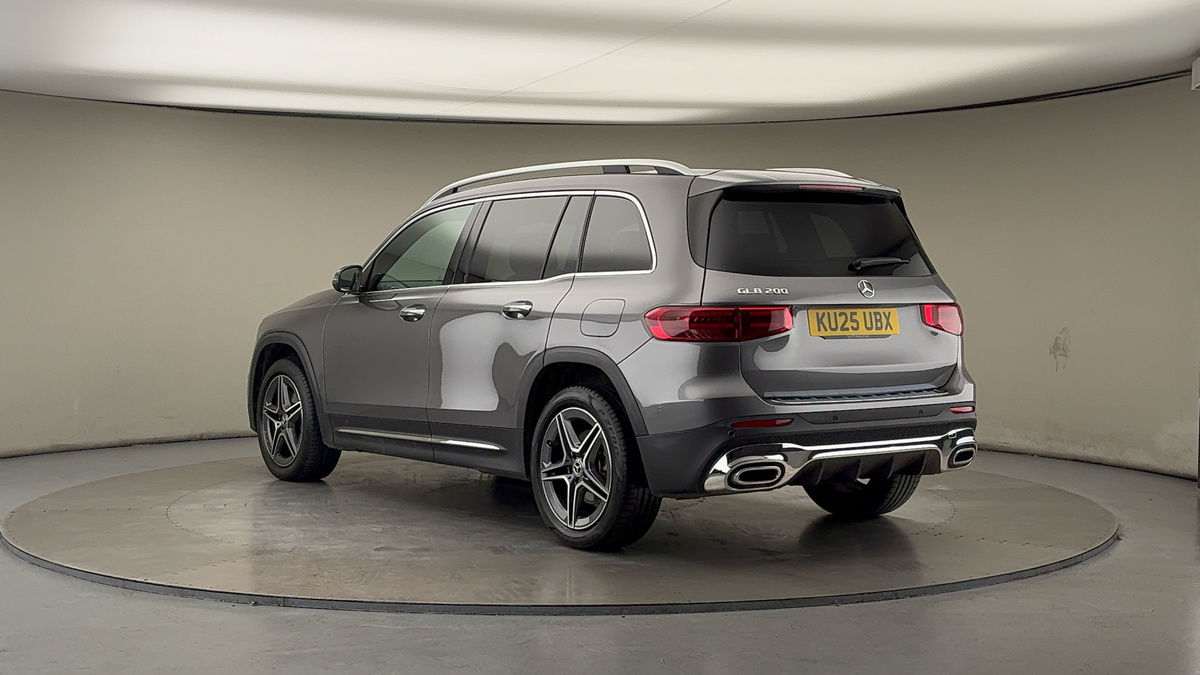 Mercedes-Benz GLB Image 2