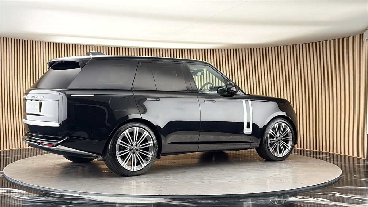 More views of Land Rover Range Rover