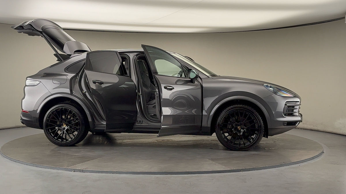 More views of Porsche Cayenne