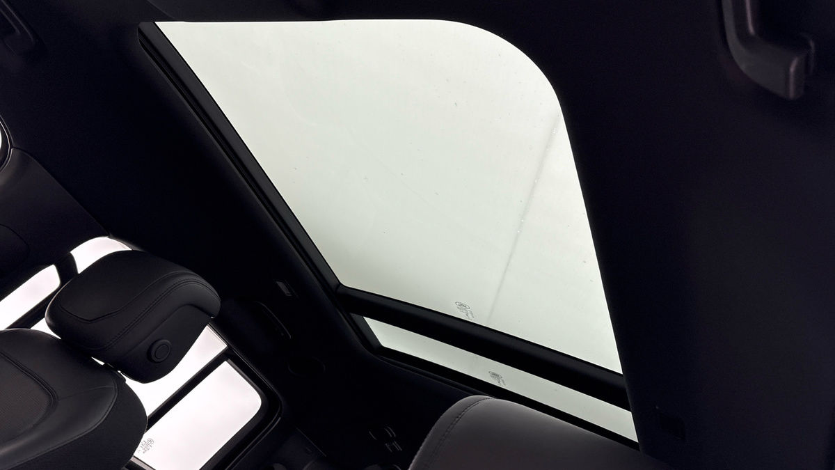 Land Rover Defender 130 Urban Image 6