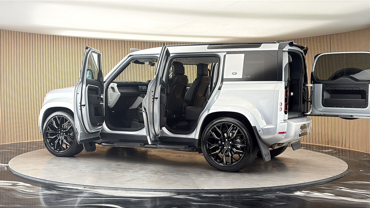 More views of Land Rover Defender 110