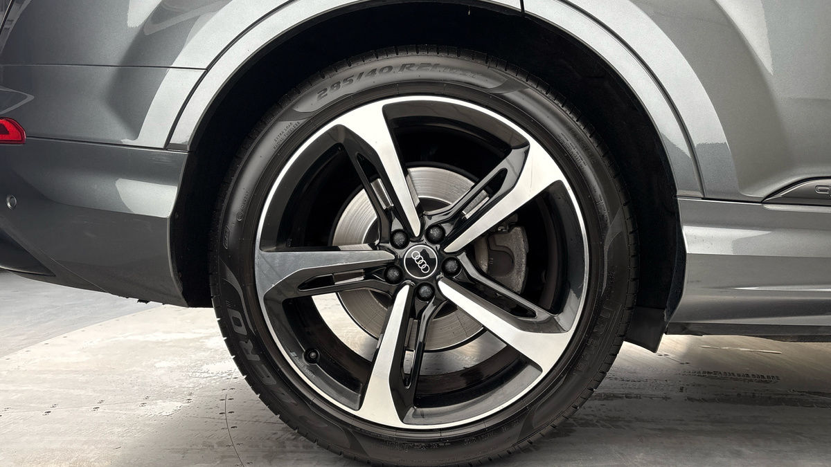 Audi Q7 Image 10