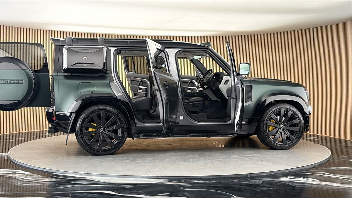 More views of Land Rover Defender 110