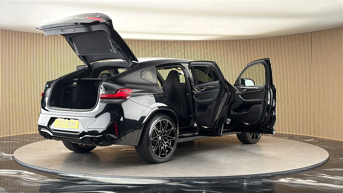 More views of BMW X4 M
