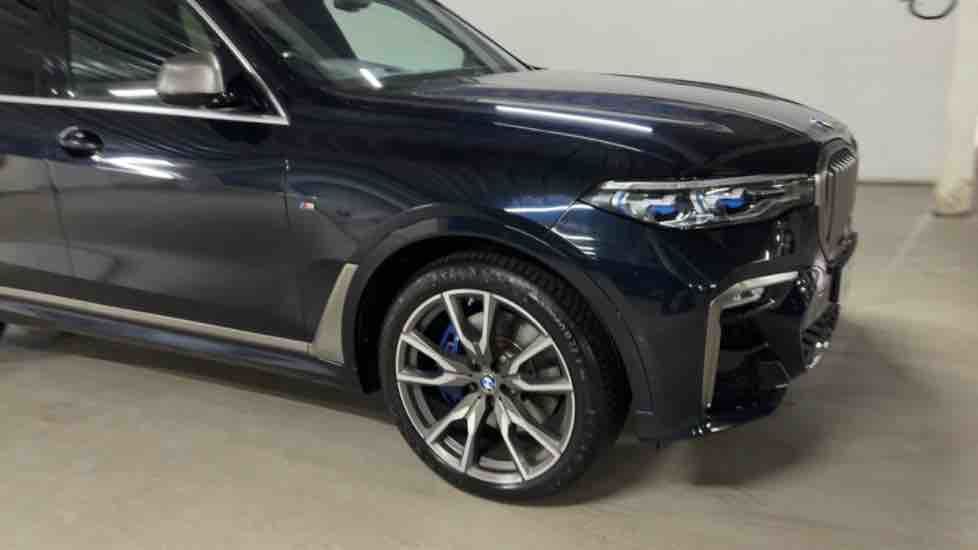 More views of BMW X7