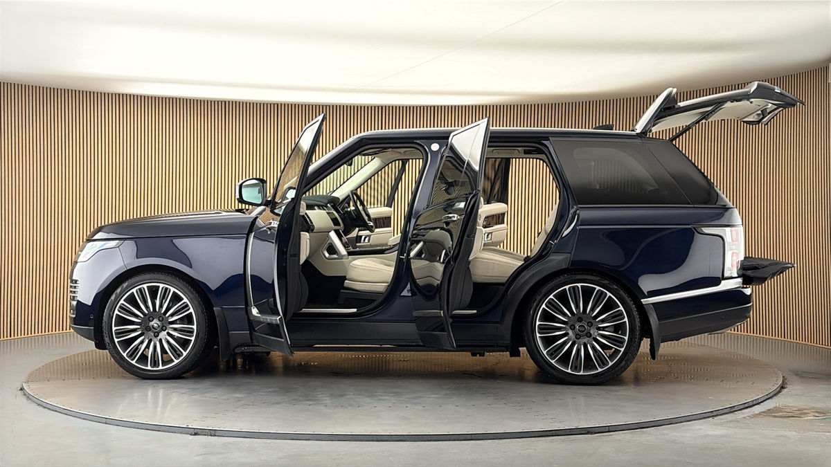 More views of Land Rover Range Rover