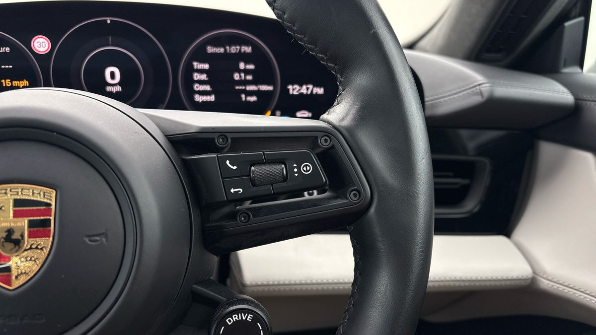 Porsche Taycan Image 14