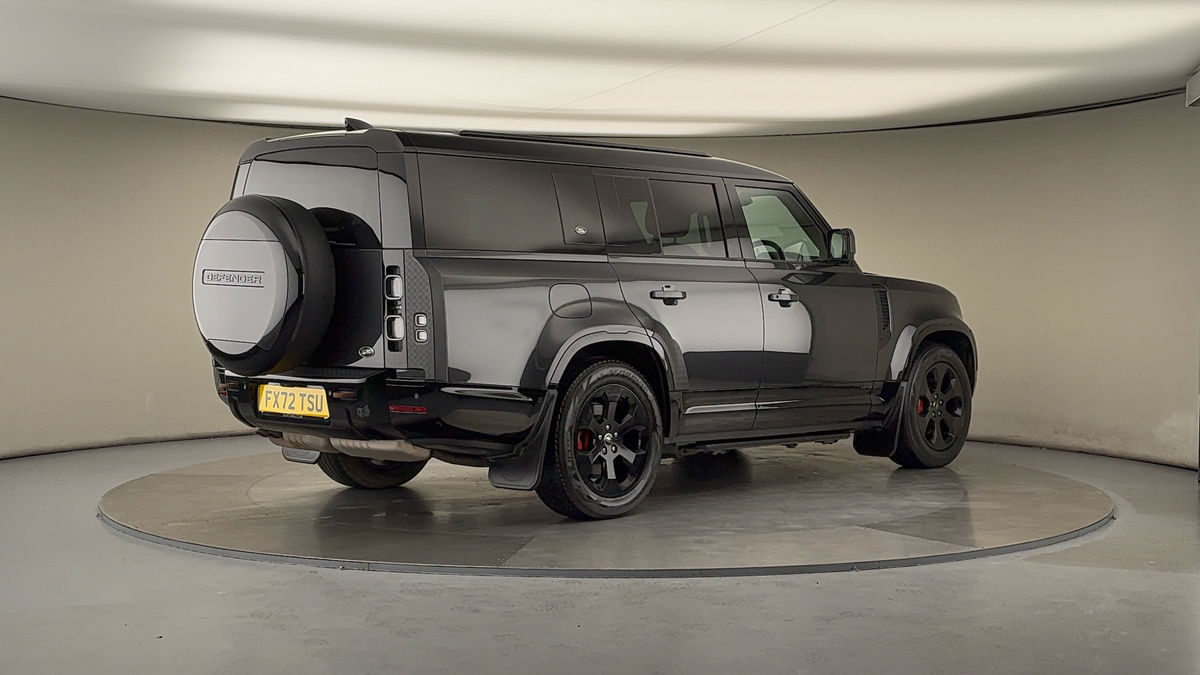 Land Rover Defender 130 Image 21