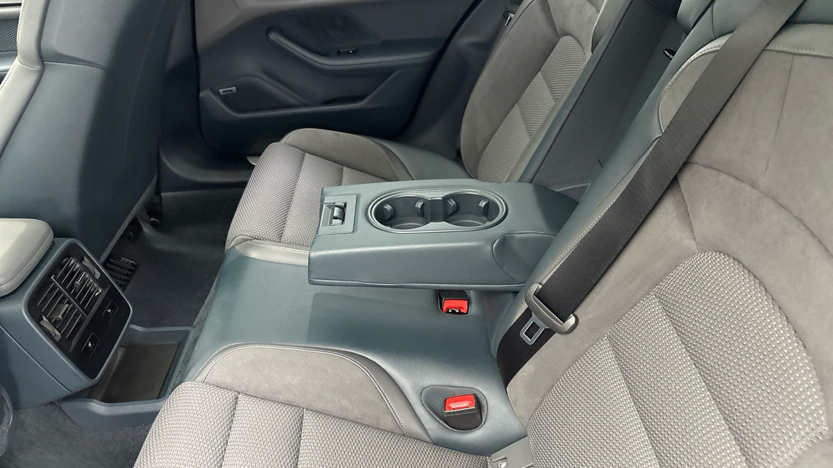 Porsche Taycan Image 9