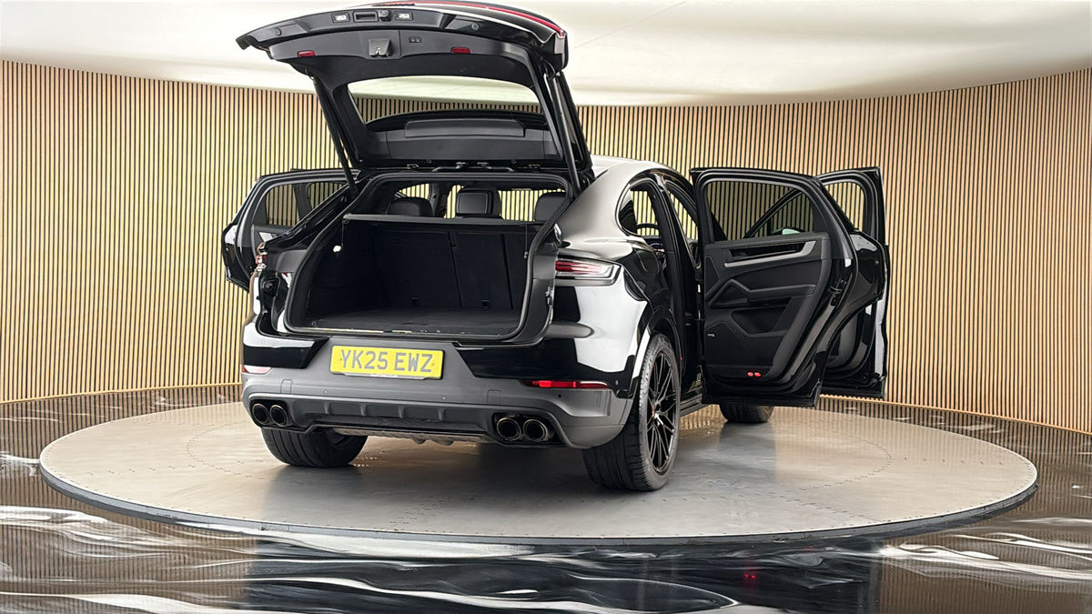 More views of Porsche Cayenne