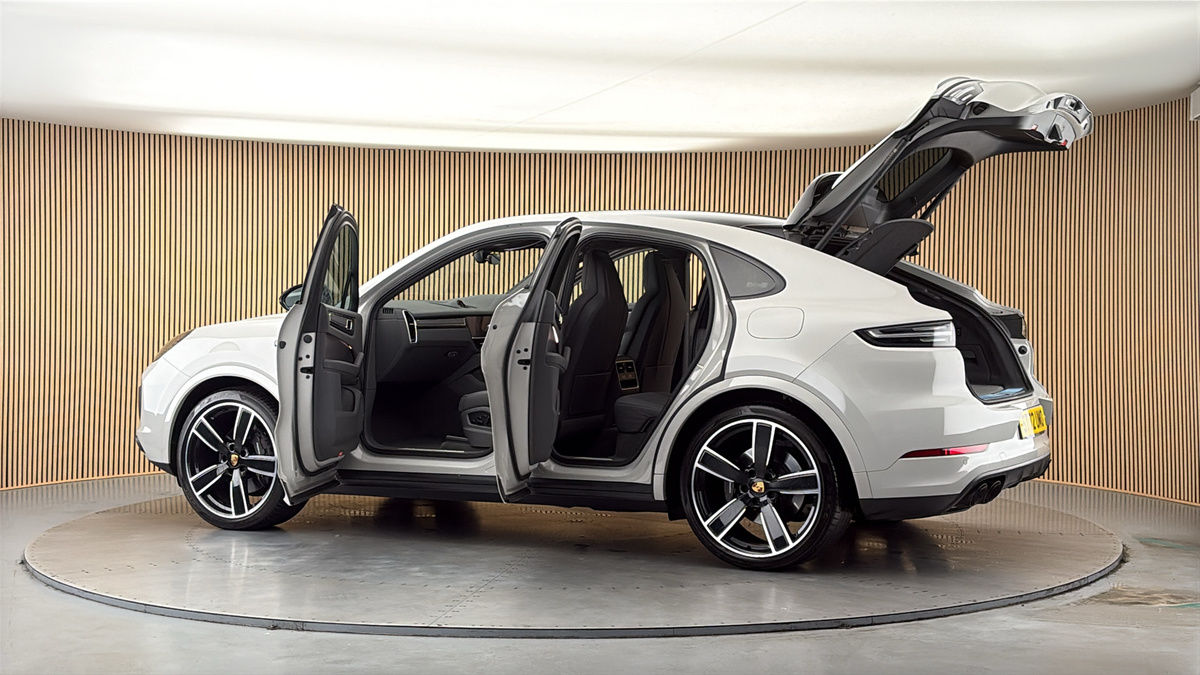 More views of Porsche Cayenne