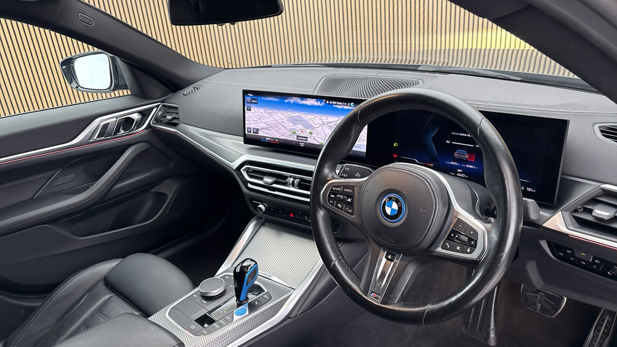 BMW i4 Image 6