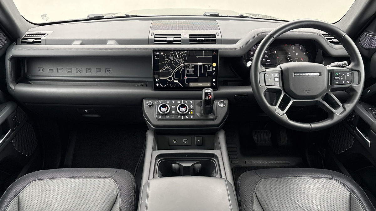 Land Rover Defender 110 Image 12