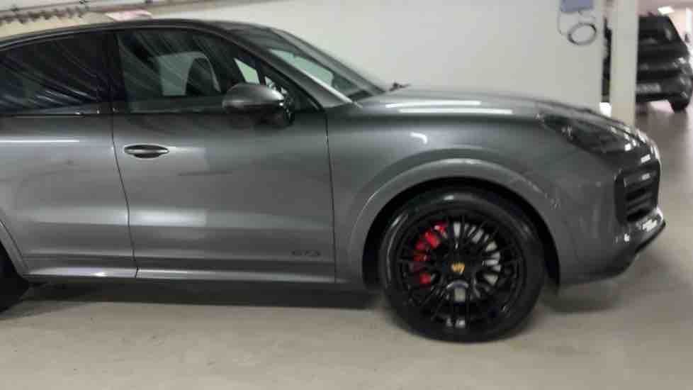 More views of Porsche Cayenne