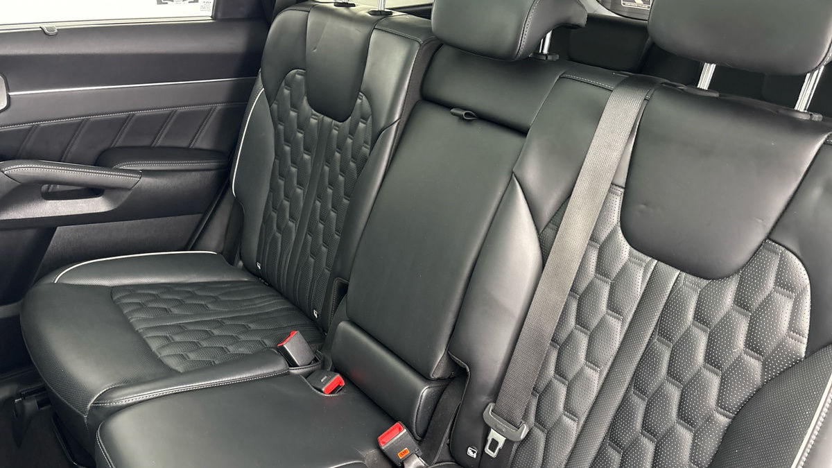Kia Sorento Image 8