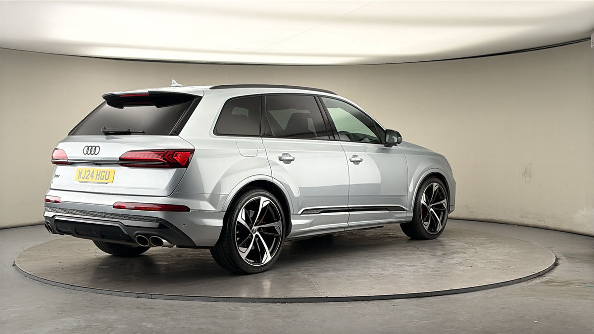 Audi SQ7 Image 21