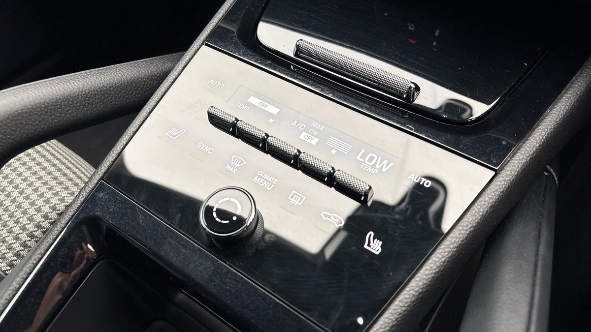 Porsche Cayenne Image 34