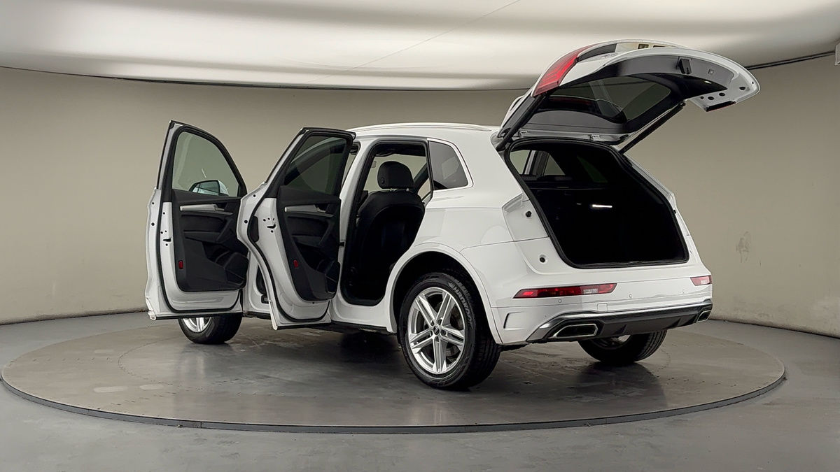 More views of Audi Q5