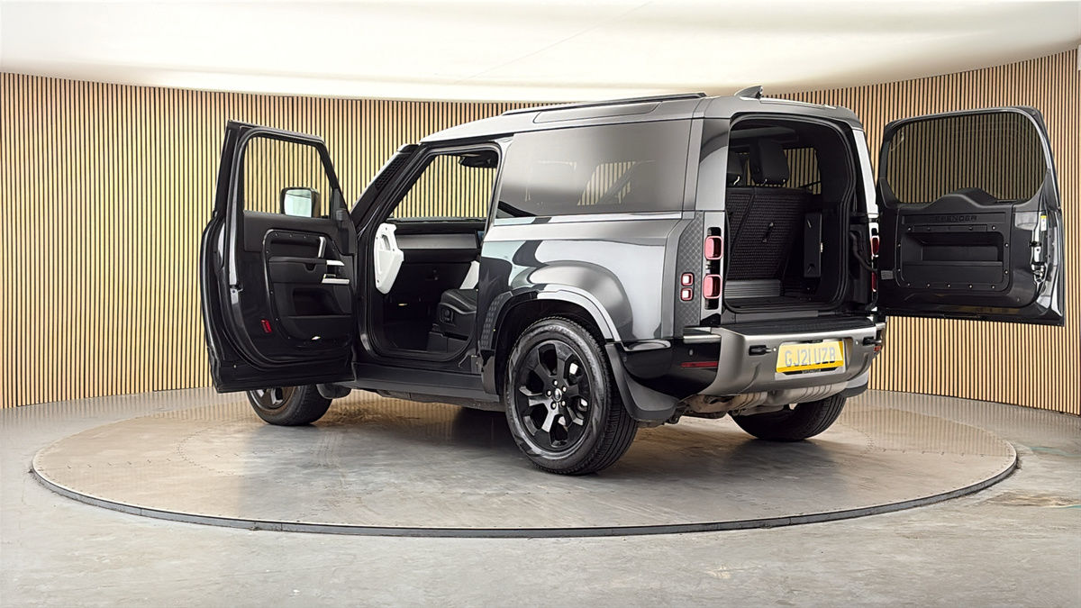 More views of Land Rover Defender 90