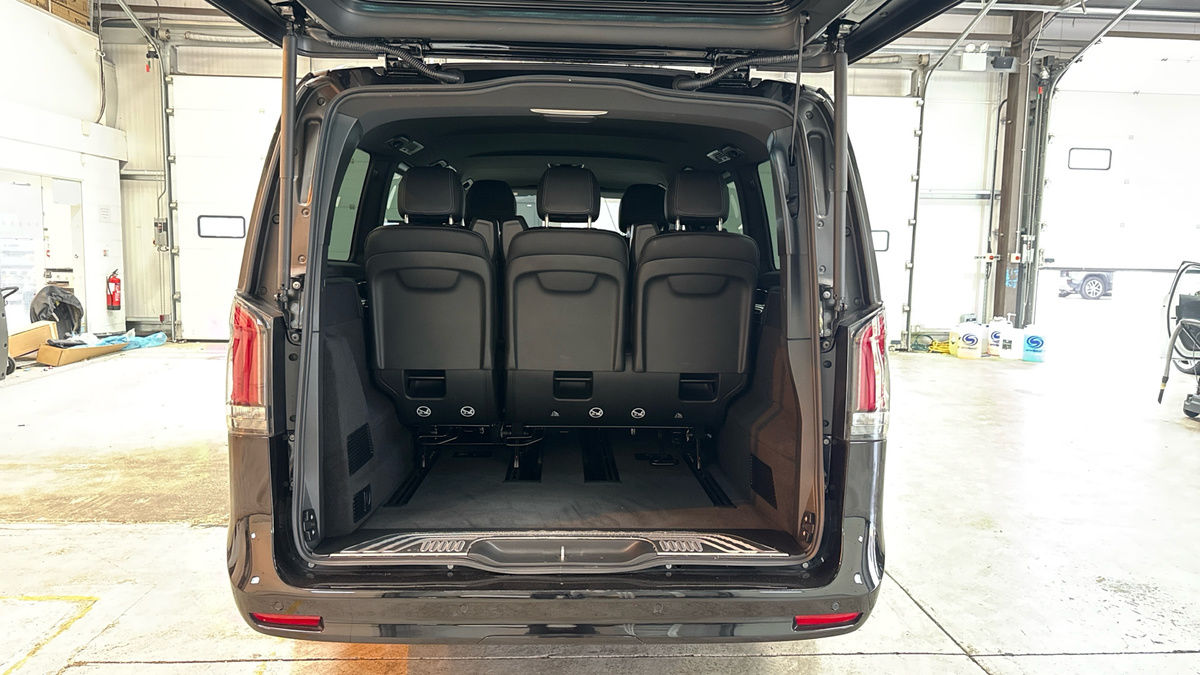 Mercedes-Benz V Class Image 11