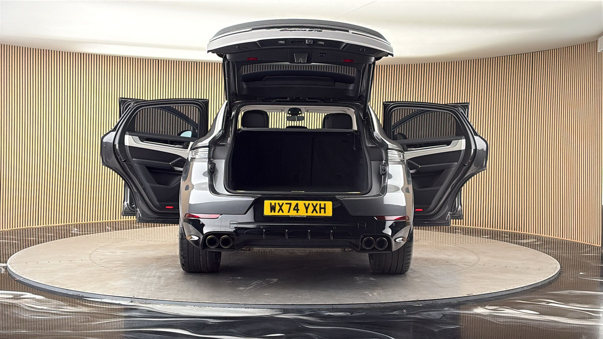 More views of Porsche Cayenne