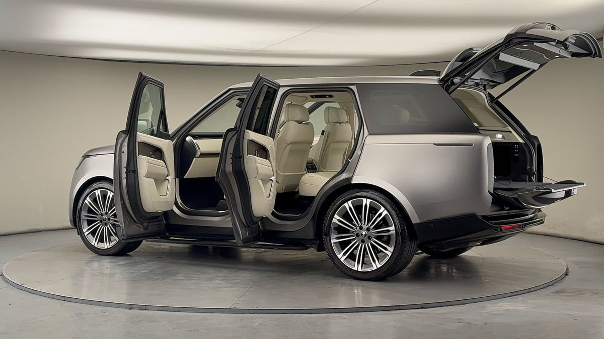 More views of Land Rover Range Rover