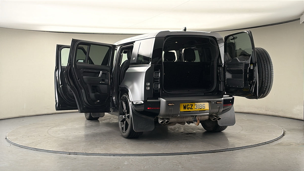 More views of Land Rover Defender 110