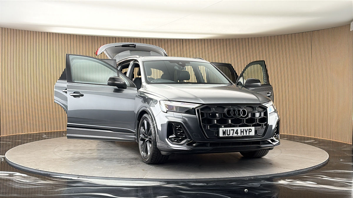 More views of Audi Q7