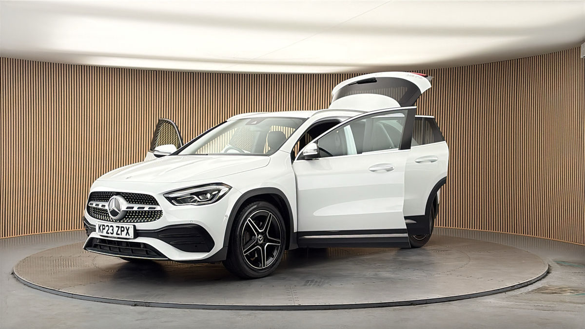 Mercedes-Benz GLA Image 22