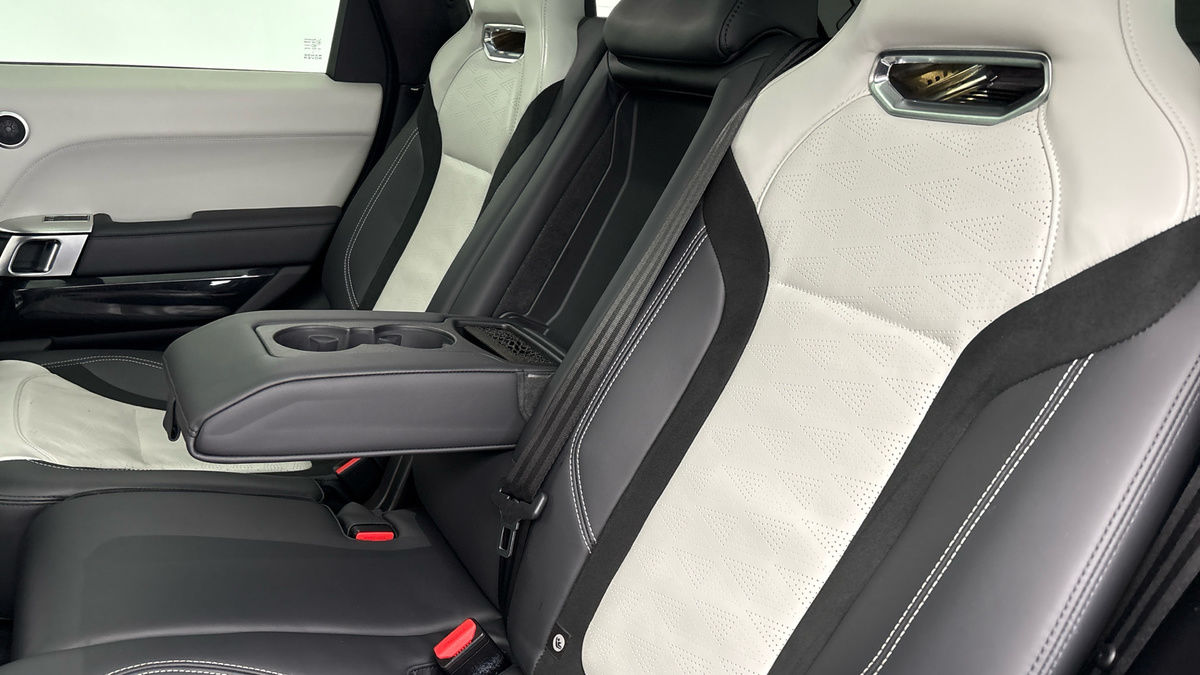 Land Rover Range Rover Sport Image 9