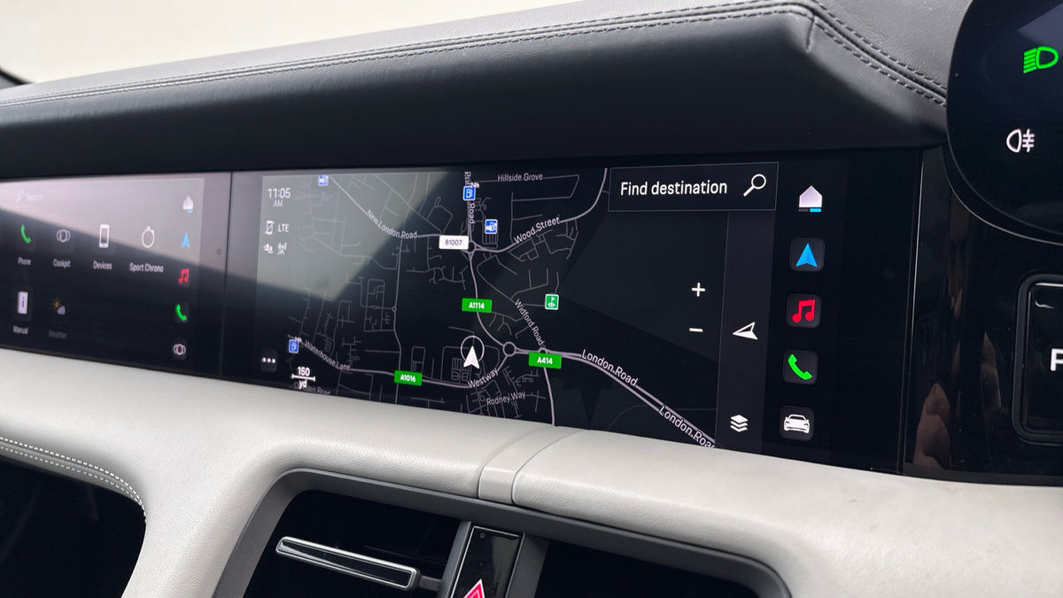 Porsche Taycan Image 17