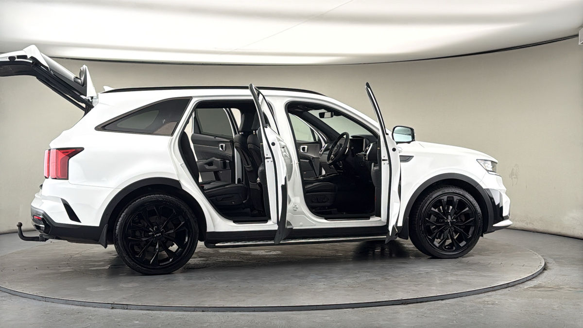 More views of Kia Sorento