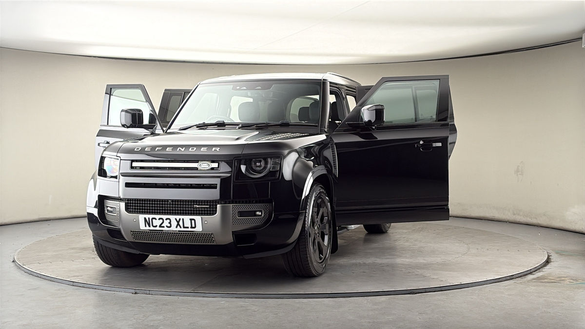 More views of Land Rover Defender 110