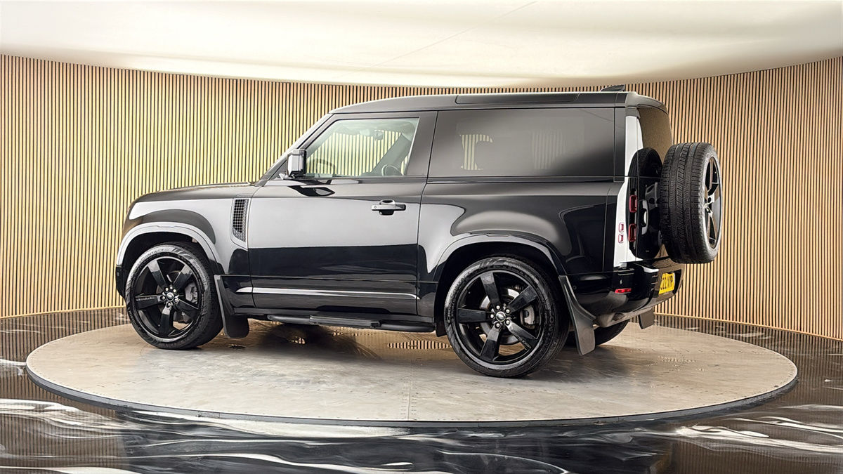 More views of Land Rover Defender 90