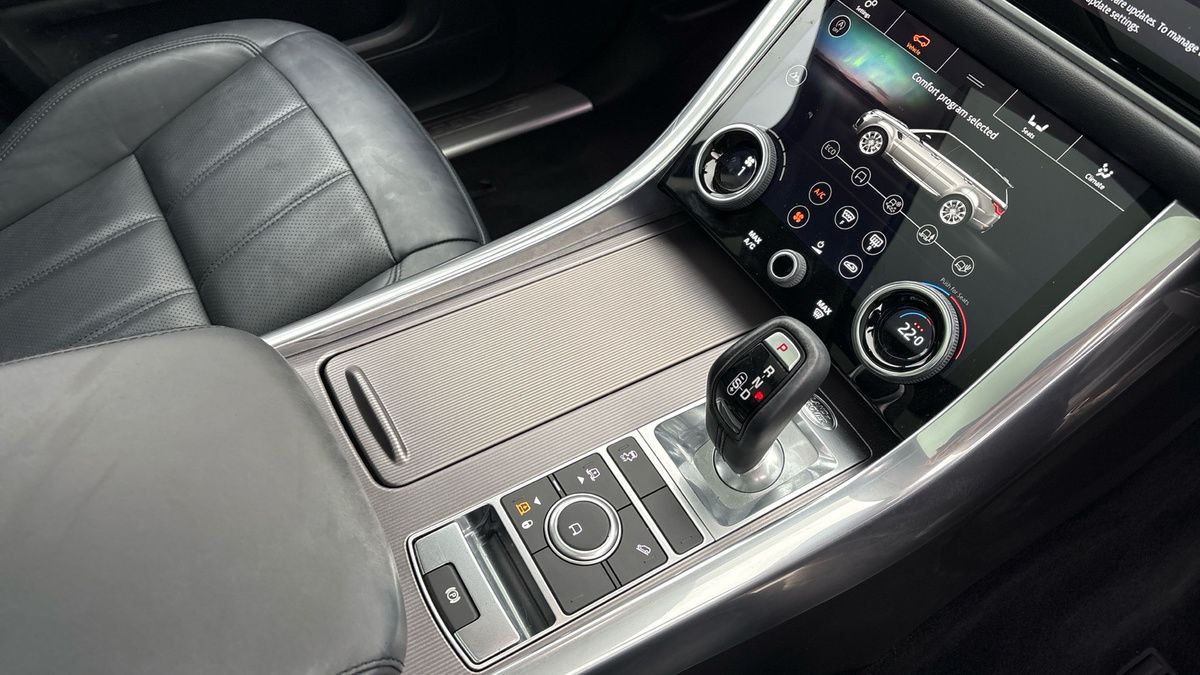 Land Rover Range Rover Sport Image 18
