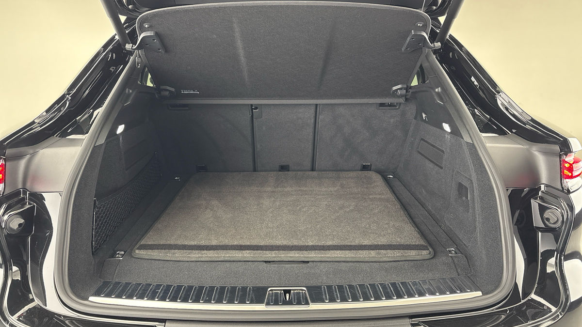 Porsche Cayenne Image 11