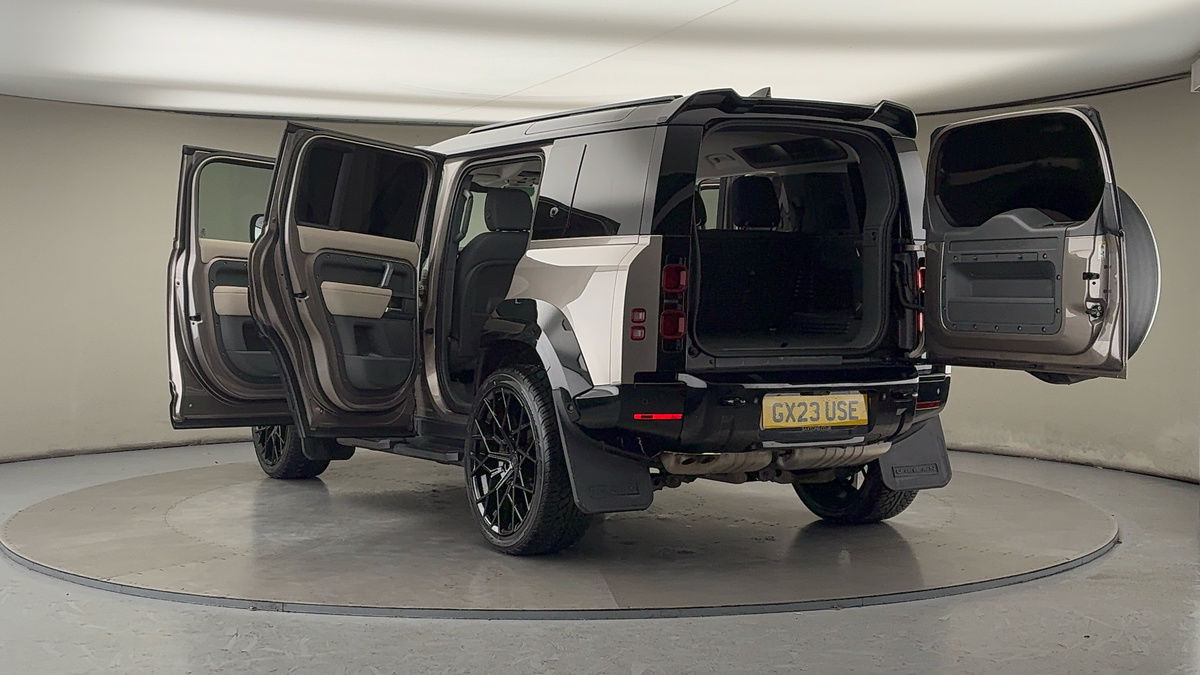 Land Rover Defender 110 Urban Image 23