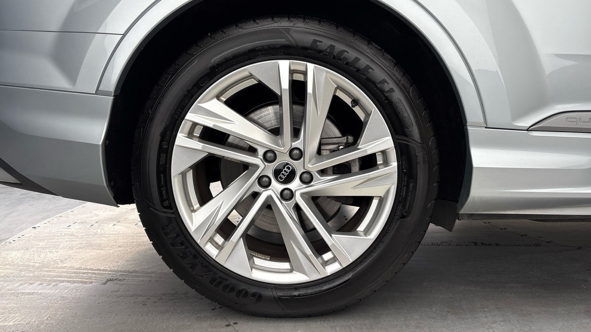 Audi Q7 Image 10