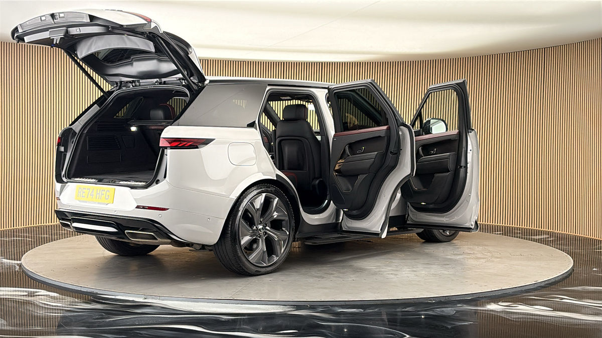 More views of Land Rover Range Rover Sport